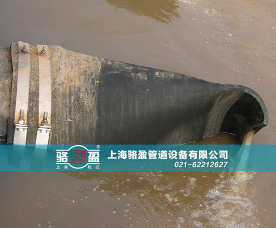 法蘭式<a href=http://www.nvyknf.com/ target=_blank class=infotextkey><a href=http://www.nvyknf.com target=_blank class=infotextkey>鴨嘴閥</a></a>排污現(xiàn)場