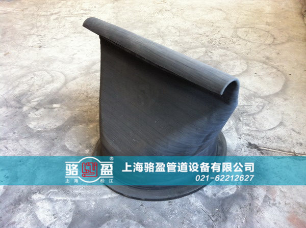 大口徑彎嘴法蘭式<a href=http://www.nvyknf.com/ target=_blank class=infotextkey><a href=http://www.nvyknf.com target=_blank class=infotextkey>鴨嘴閥</a></a>生產現場