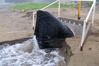 國外<a href=http://www.nvyknf.com/ target=_blank class=infotextkey><a href=http://www.nvyknf.com target=_blank class=infotextkey>鴨嘴閥</a></a>安裝現場圖